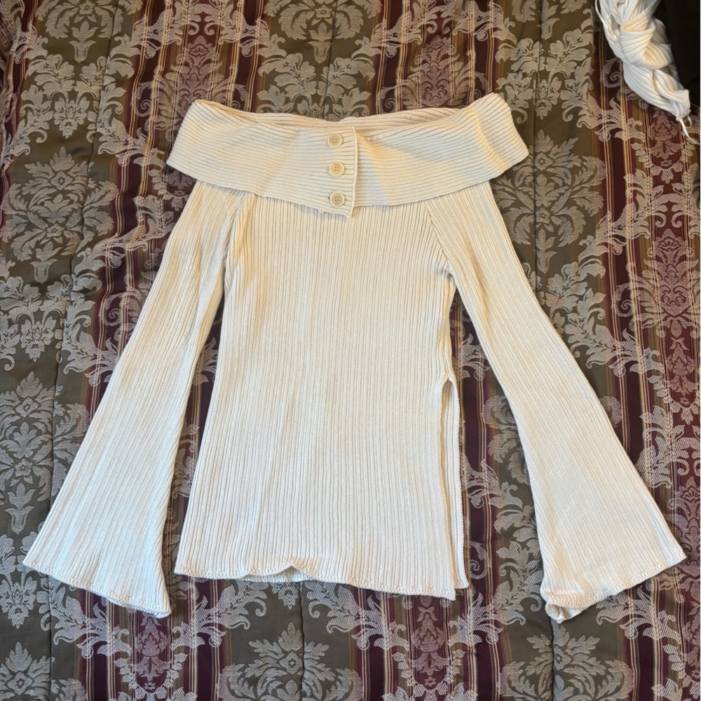 NWOT Paula Pixie Market Off-the-Shoulder Button Sweater